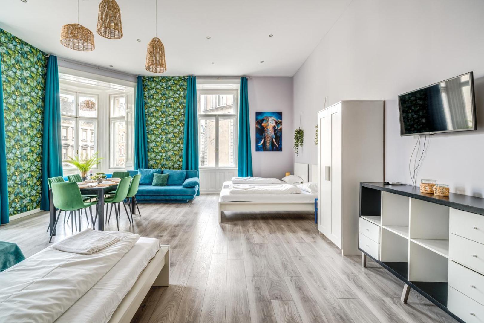 Panorama Big Boulvard 4 BDRM 3 BTHROOM, 13PPL, AC Budapest Exteriör bild