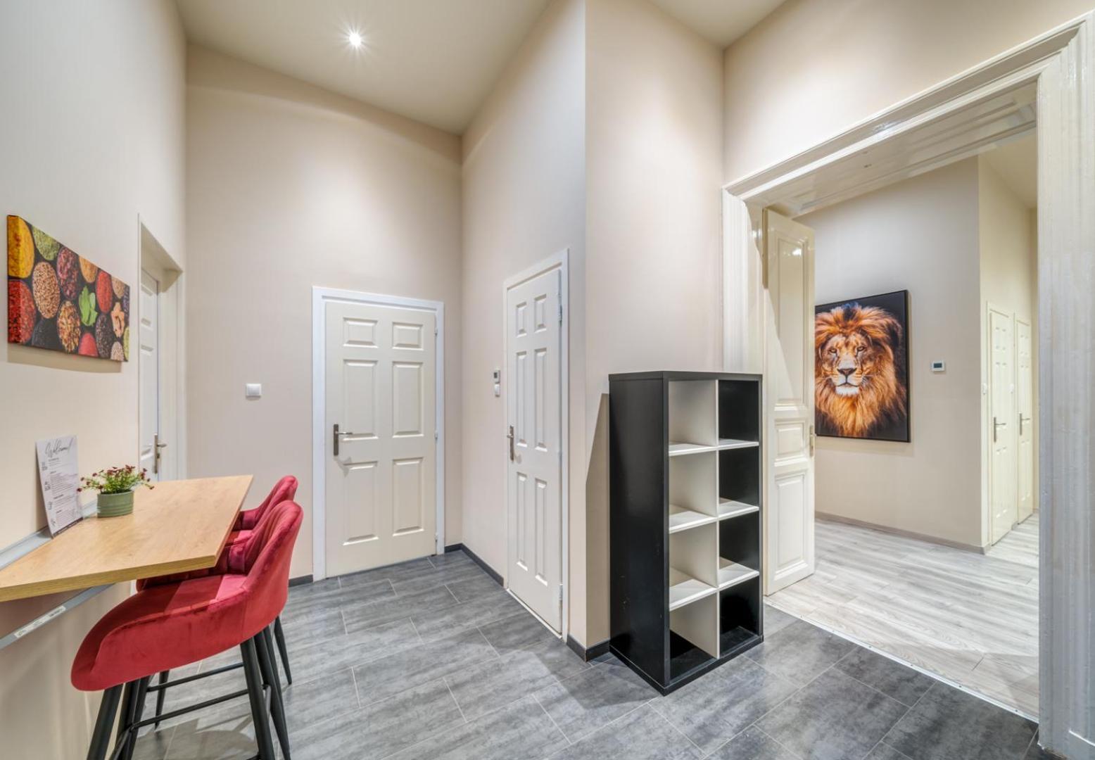 Panorama Big Boulvard 4 BDRM 3 BTHROOM, 13PPL, AC Budapest Exteriör bild