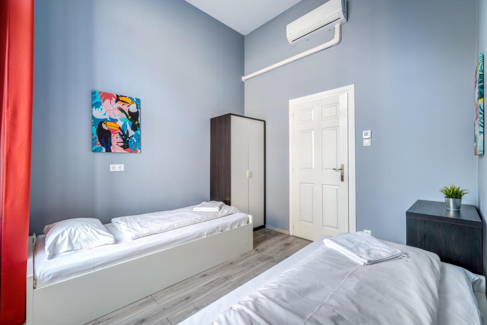 Panorama Big Boulvard 4 BDRM 3 BTHROOM, 13PPL, AC Budapest Exteriör bild