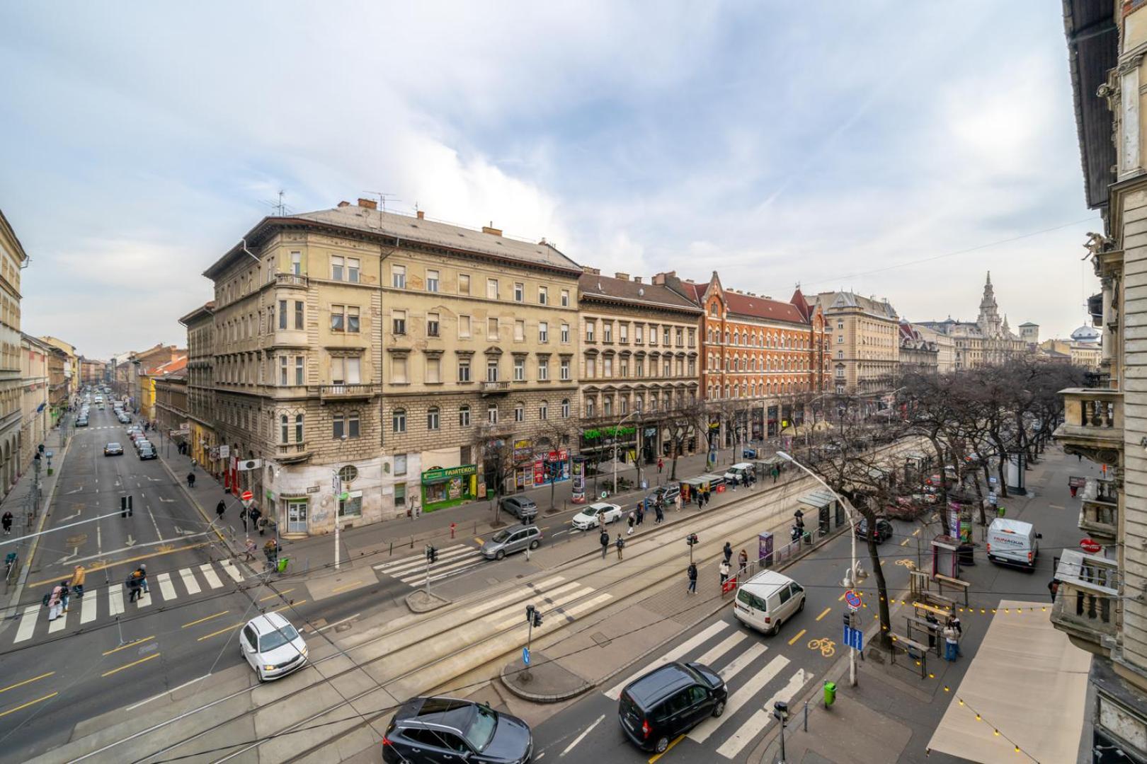 Panorama Big Boulvard 4 BDRM 3 BTHROOM, 13PPL, AC Budapest Exteriör bild