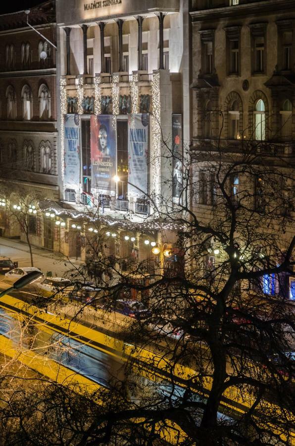 Panorama Big Boulvard 4 BDRM 3 BTHROOM, 13PPL, AC Budapest Exteriör bild